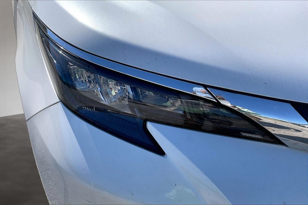 Used 2024 Toyota Sienna XLE FWD image 30