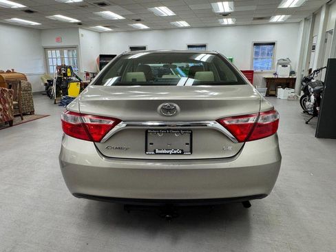 Used 2015 Toyota Camry LE image 27