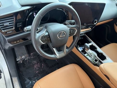 Used 2025 Lexus NX 250 FWD w/ Cold Area Package image 4