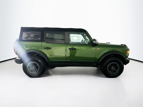 Used 2023 Ford Bronco Badlands image 10