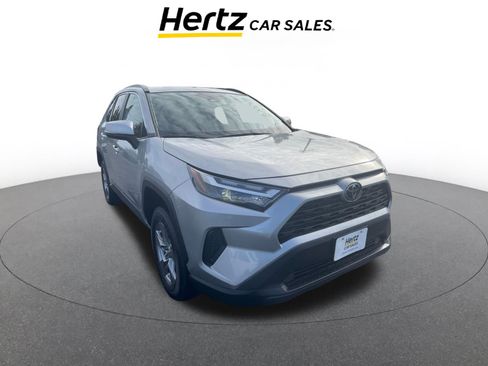 Used 2025 Toyota RAV4 XLE image 1