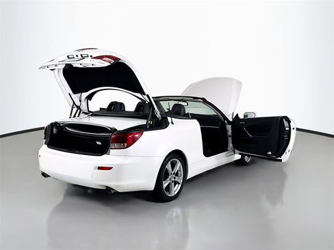 Used 2013 Lexus IS 250C image 18