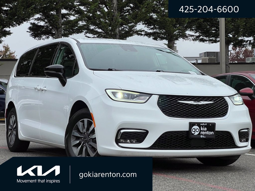 Used 2024 Chrysler Pacifica Limited FWD image 1