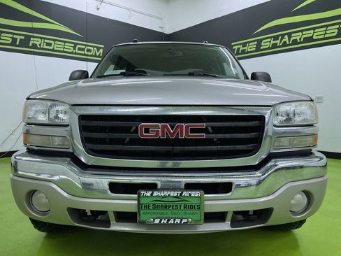Used 2004 GMC Sierra 2500 SLT w/ Skid Plate Package image 3
