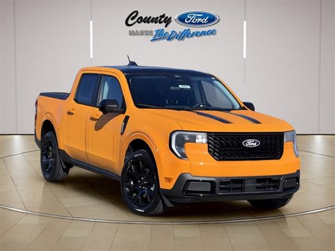 New 2026 Ford Maverick Lariat w/ Black Appearance Package image 1