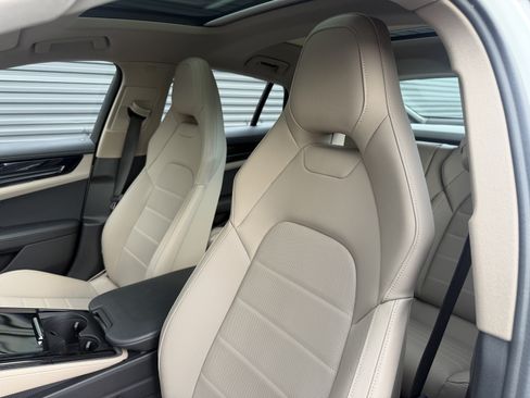 Certified 2025 Porsche Panamera 4 E-Hybrid AWD/4WD image 5
