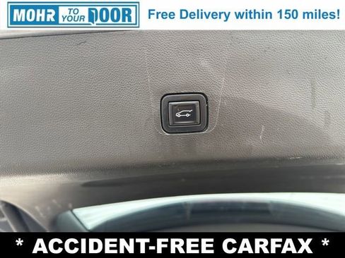 Used 2021 Chevrolet Traverse LT w/ LT Premium Package image 11