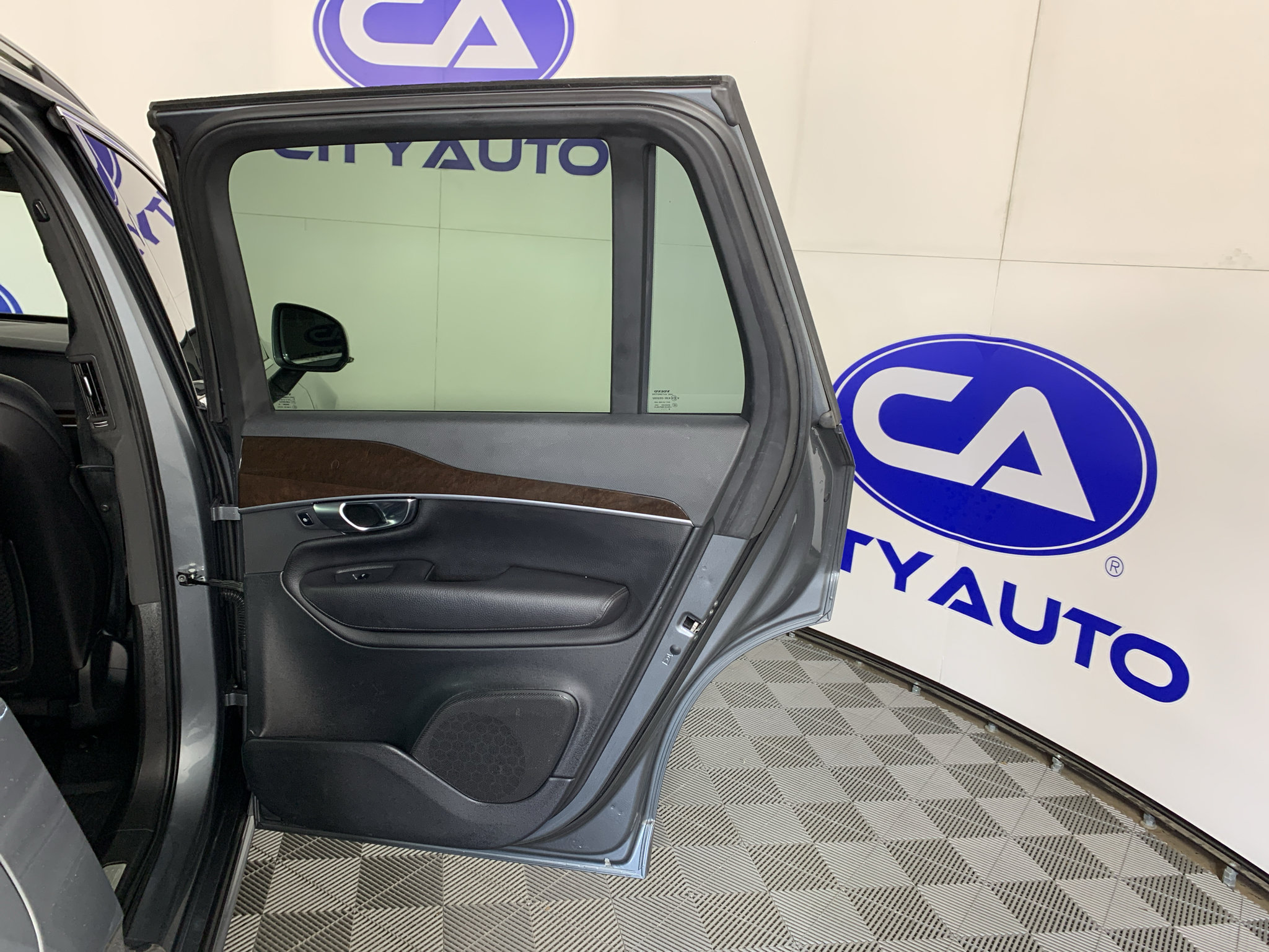 Used 2019 Volvo XC90 T5 Momentum w/ Advanced Package AWD/4WD image 34
