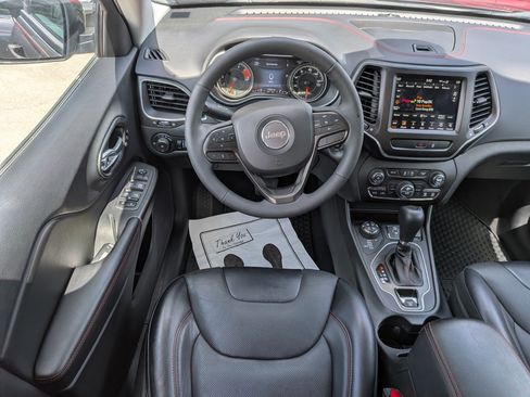 Used 2022 Jeep Cherokee Trailhawk w/ Sun, Sound & Nav Group AWD/4WD image 16
