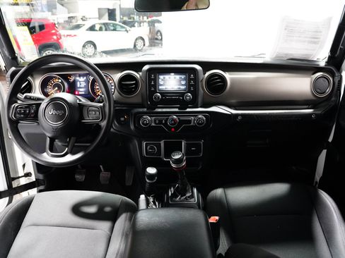 Used 2018 Jeep Wrangler Sport image 10