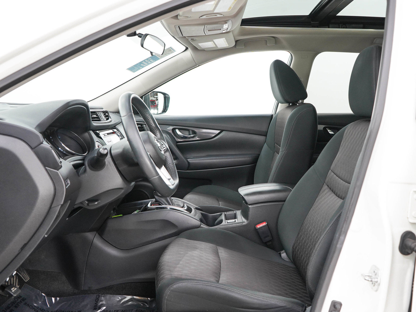Used 2017 Nissan Rogue SV AWD/4WD image 22