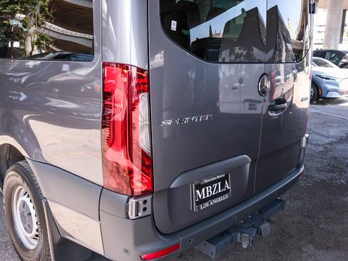 Used 2024 Mercedes-Benz Sprinter 2500 image 8