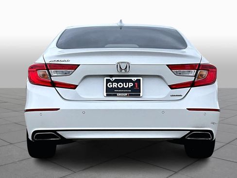 Used 2018 Honda Accord Touring image 5