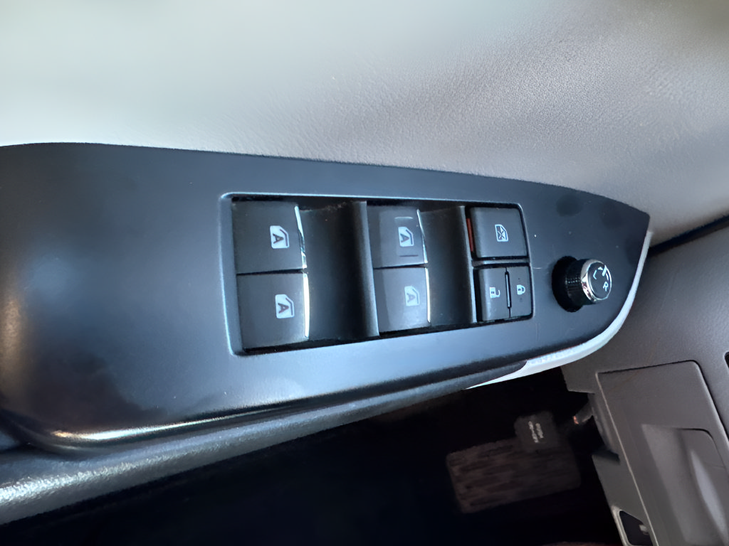 Used 2019 Toyota Highlander Limited Platinum w/ Protection Package #3 AWD/4WD image 39