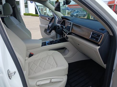 New 2026 Volkswagen Atlas SE FWD image 44