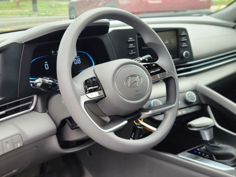New 2026 Hyundai Elantra SE FWD image 19