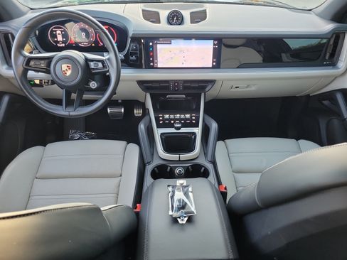 Used 2024 Porsche Cayenne S AWD/4WD image 30