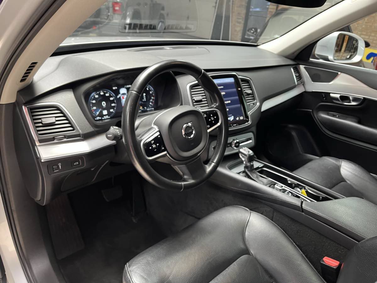 Used 2018 Volvo XC90 T6 Momentum AWD/4WD image 11