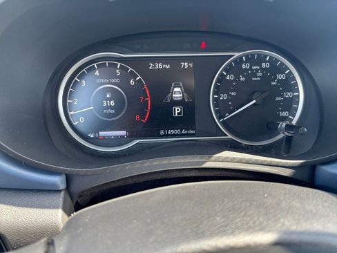 Used 2025 Nissan Versa SV FWD image 38