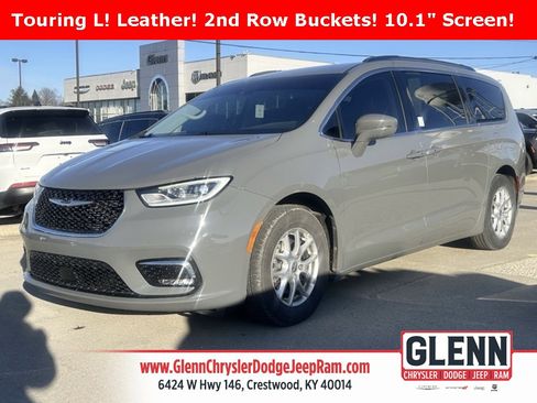 Used 2022 Chrysler Pacifica Touring-L image 1