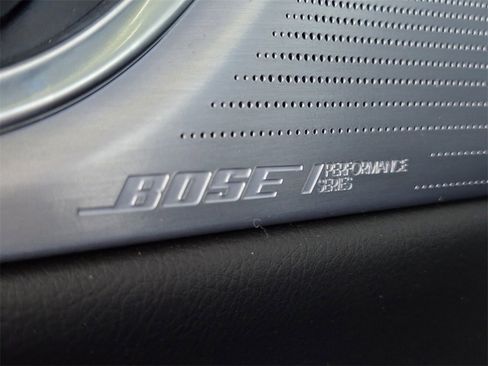 Used 2025 Cadillac XT6 Premium Luxury image 40