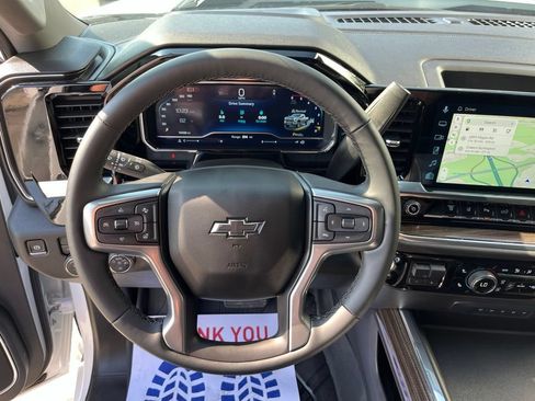 Used 2025 Chevrolet Silverado 3500 LT w/ Trail Boss Package AWD/4WD image 8