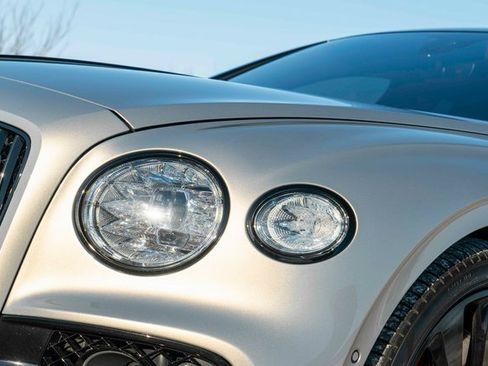 Used 2022 Bentley Flying Spur W12 image 37