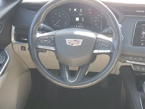 Certified 2021 Cadillac XT4 Premium Luxury image 32