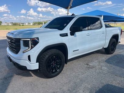 Used 2025 GMC Sierra 1500 Elevation w/ Preferred Package