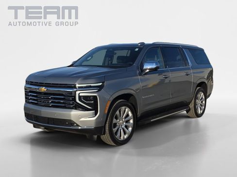 New 2026 Chevrolet Suburban Premier image 3