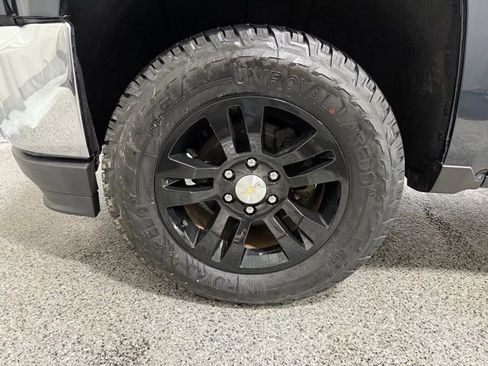 Used 2019 Chevrolet Silverado 1500 LT w/ All Star Edition image 25