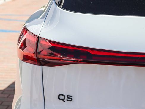 Certified 2025 Audi Q5 Premium w/ Convenience Package AWD/4WD image 9