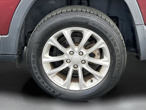 Used 2019 Jeep Cherokee Latitude w/ Popular Appearance Group FWD image 28