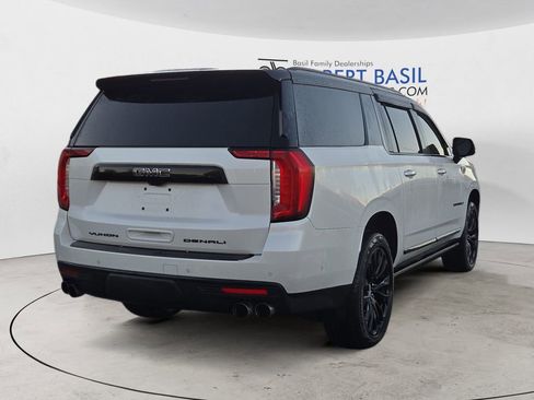 Used 2023 GMC Yukon XL Denali w/ Denali Reserve Package image 5