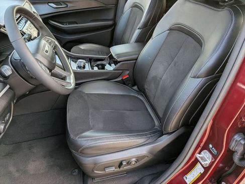 Certified 2023 Jeep Grand Cherokee Altitude AWD/4WD image 23