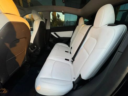 Used 2023 Tesla Model Y Performance AWD/4WD image 13