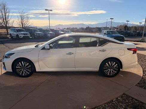 Used 2023 Nissan Altima 2.5 SV FWD image 4