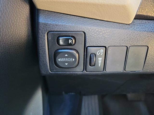 Used 2016 Toyota Corolla LE FWD image 21