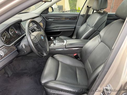 Used 2011 BMW 750i RWD image 31