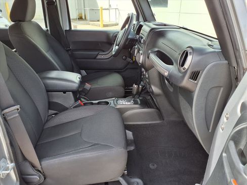 Used 2017 Jeep Wrangler Unlimited Sport image 10