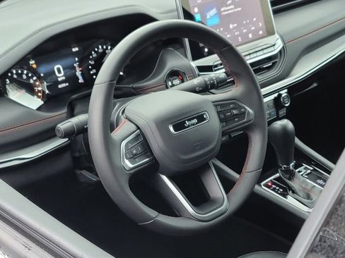 Used 2024 Jeep Compass Trailhawk image 17