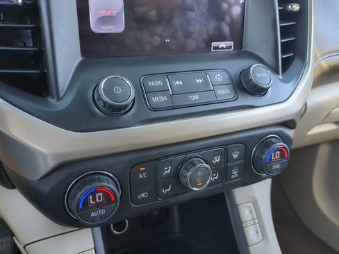 Used 2017 GMC Acadia Denali w/ Technology Package image 26