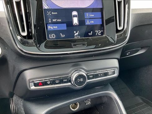 Used 2019 Volvo XC40 T5 Momentum AWD/4WD image 30