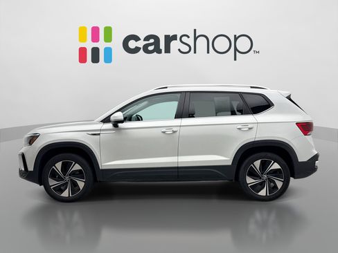 Used 2024 Volkswagen Taos SE AWD/4WD image 2