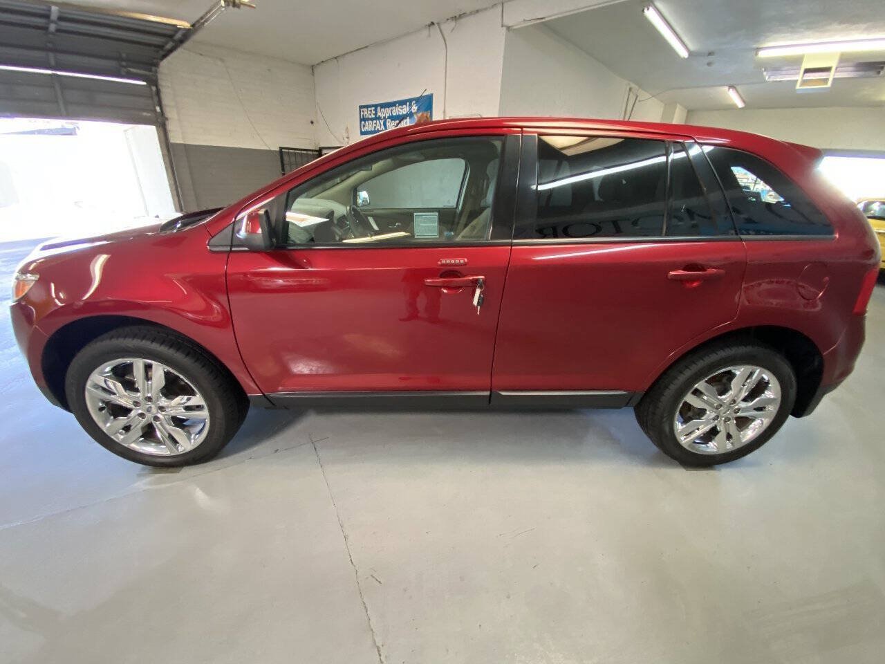 Used 2013 Ford Edge SEL FWD image 21
