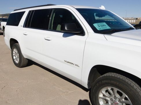 Used 2019 GMC Yukon XL SLE w/ HD Trailering Package image 10