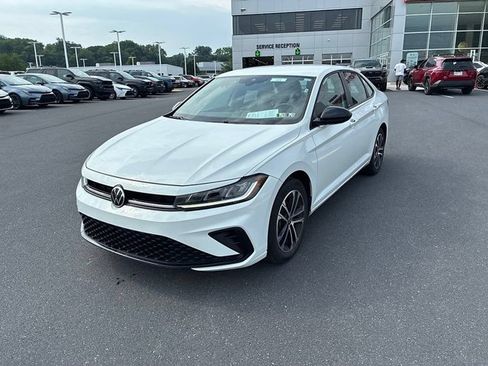 Used 2025 Volkswagen Jetta Sport FWD image 17