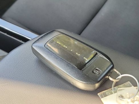 Used 2024 Toyota Prius LE FWD image 35