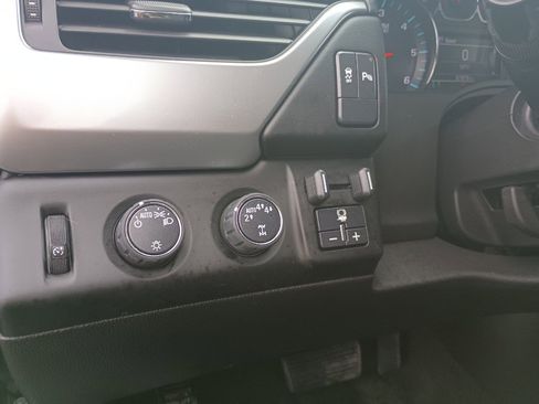 Used 2017 Chevrolet Tahoe LS w/ All-Season Package image 14