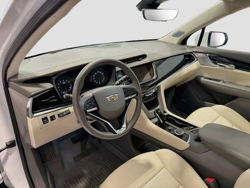 Used 2024 Cadillac XT6 Premium Luxury w/ Technology Package AWD/4WD image 8